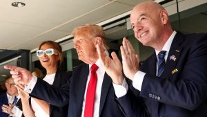 presiden-as-donald-trump-ibu-negara-melania-trump-dan-presiden-fifa-gianni-infantino-menghadiri-final-piala-dunia-antarklub-fi-1752474290268_169