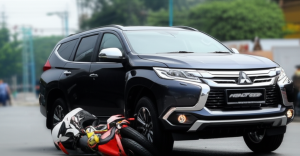Generate an eye-catching, high-quality featured image prompt for a blog post about: Pajero Seret Mot